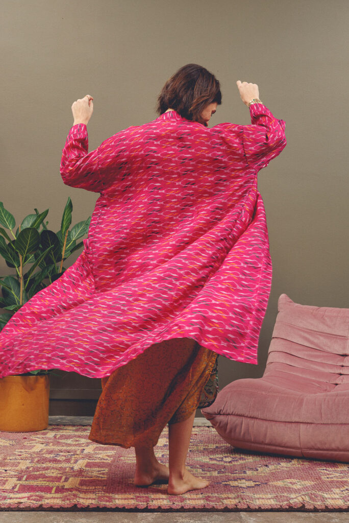 photo de mode lookbook textile d'une marque nantaise shooting en studio