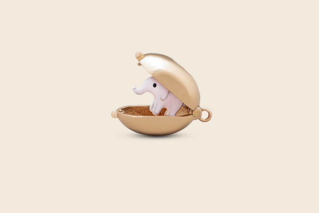 photo de packshot d'un bijoux pour le site de vente en ligne